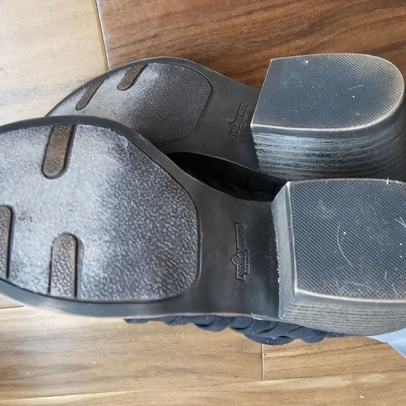 Fergalicious Black Criss Cross Ankle Boots Size 6 - Picture 6 of 6